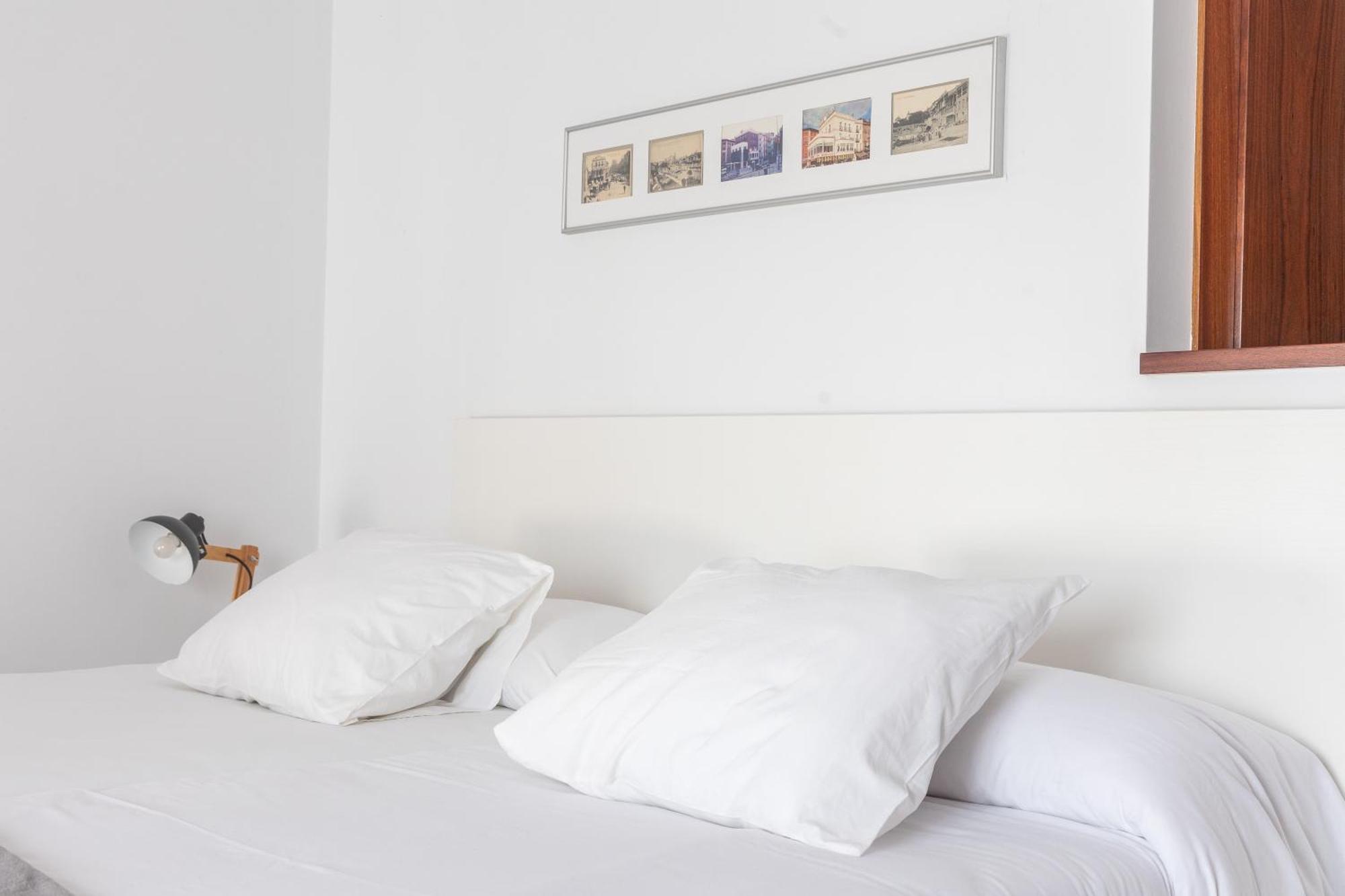 Mazi Apartments Colon Vic Exteriér fotografie