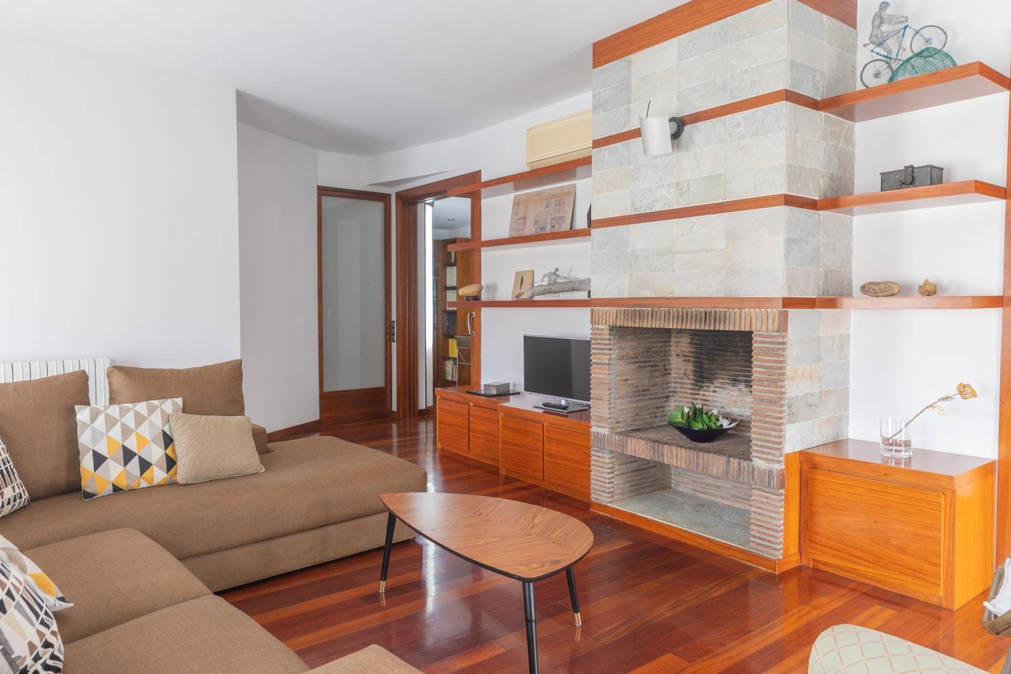Mazi Apartments Colon Vic Exteriér fotografie