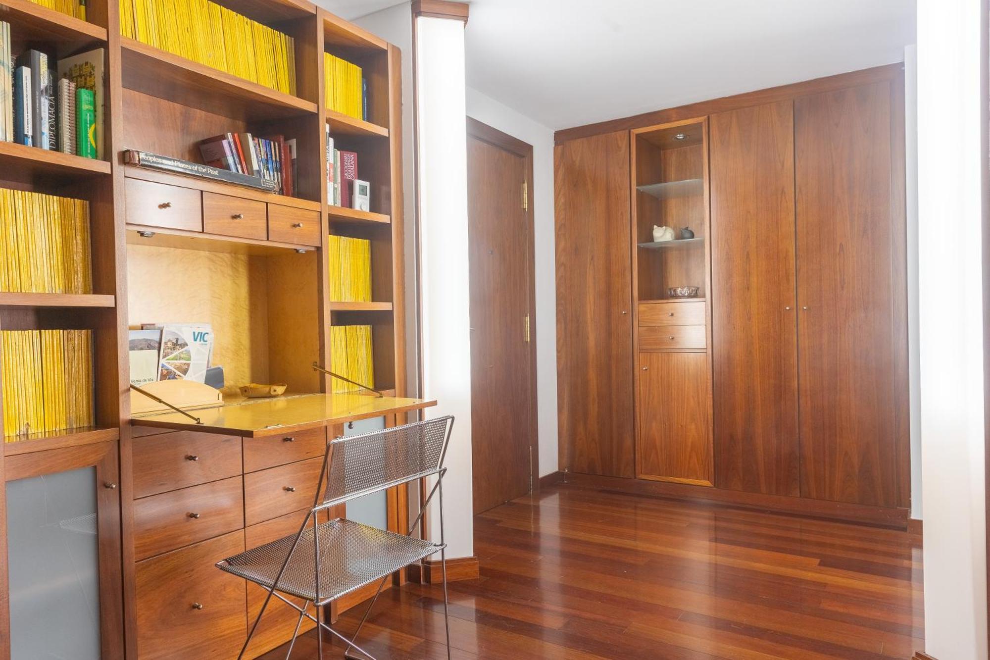 Mazi Apartments Colon Vic Exteriér fotografie