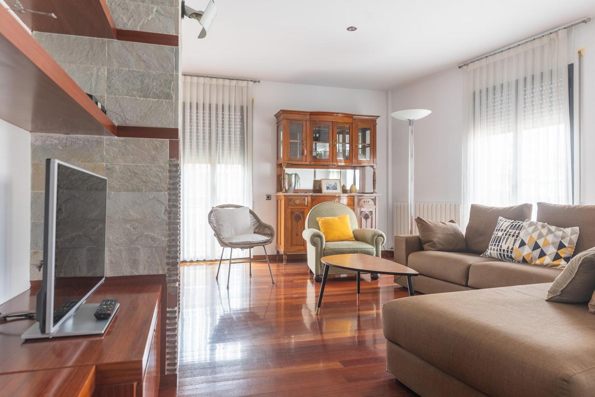 Mazi Apartments Colon Vic Exteriér fotografie